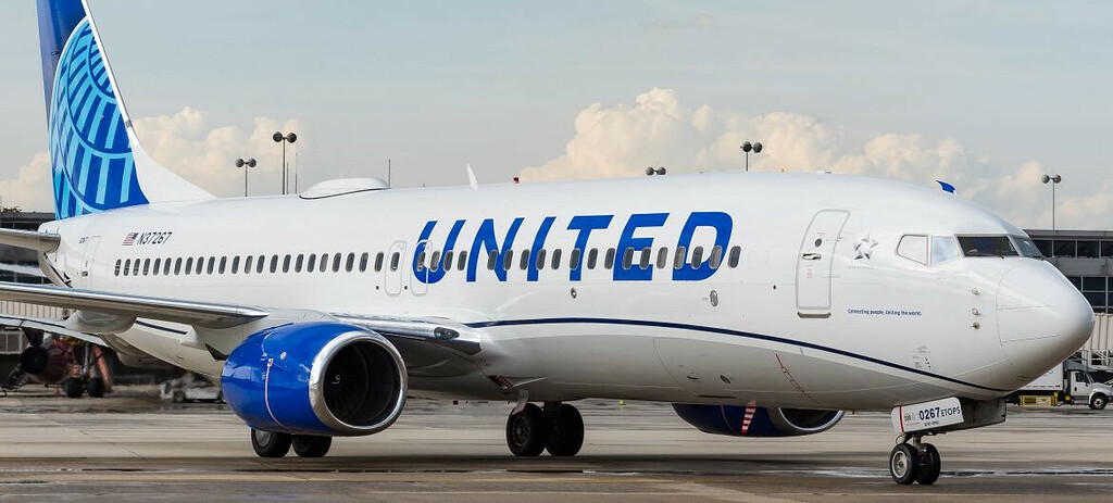 United Airlines A320 New Livery